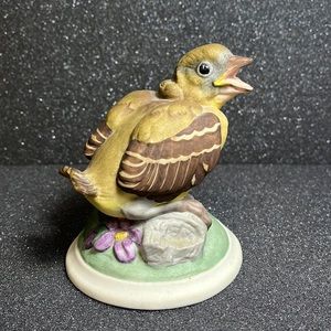 Vintage Boehm Porcelain Baby Goldfinch # 448 Figurine